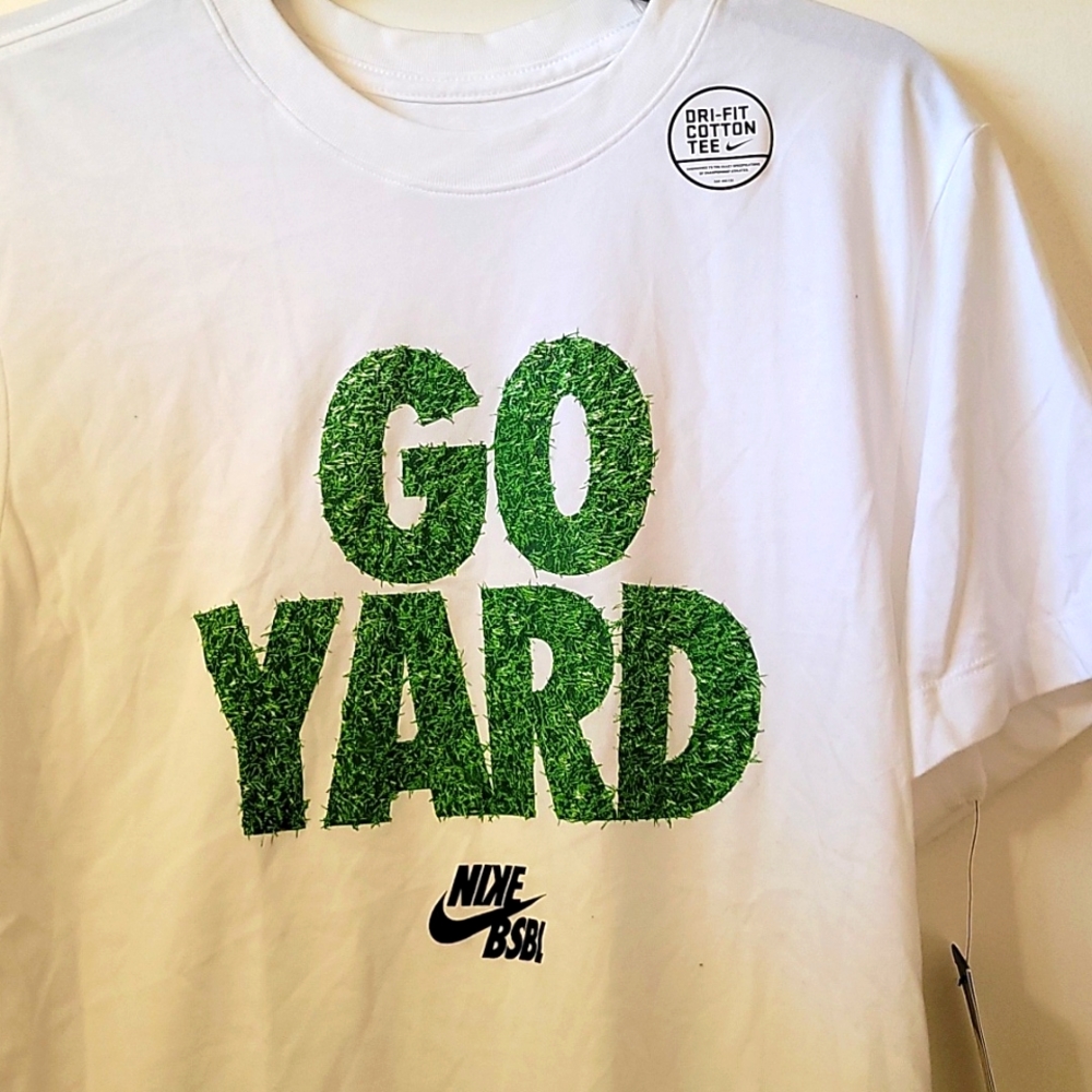 Nike Men's Small Graphic White Tshirt